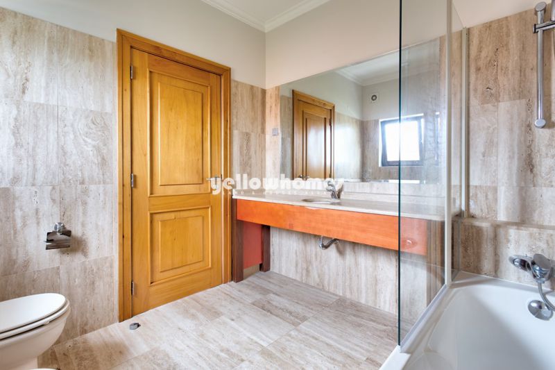 Moradia tradicional e deslumbrante V5 com piscina em Vilamoura